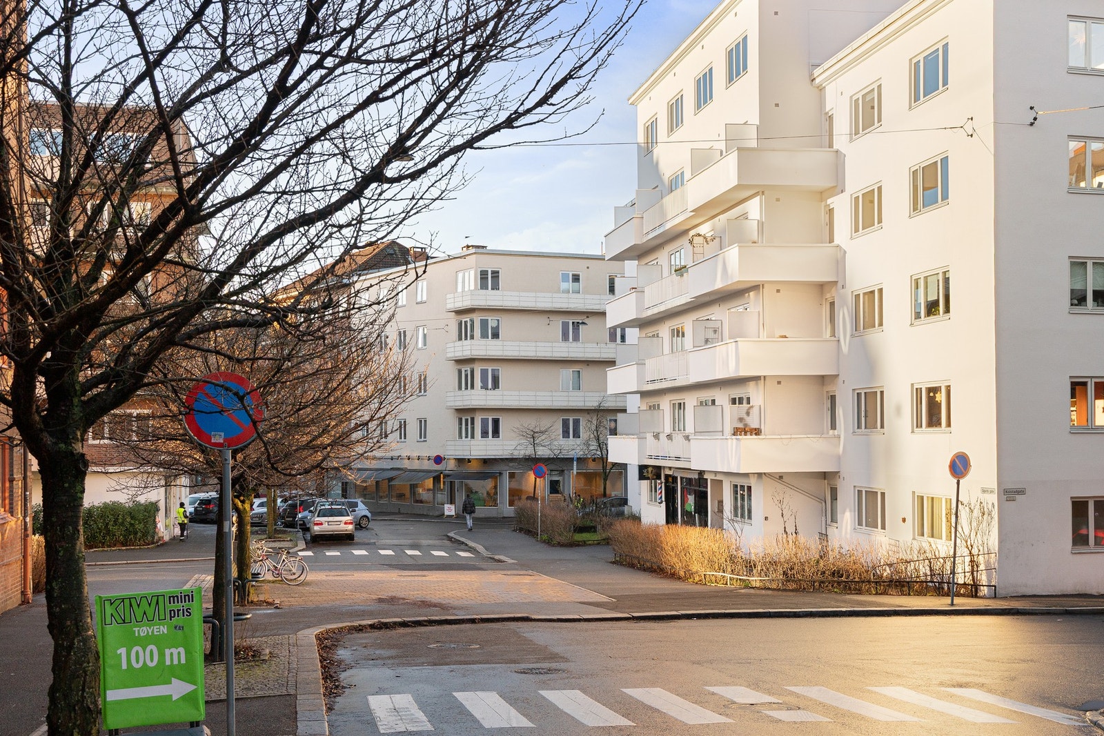 Leiligheten ligger i et sentralt og urbant boligområde på Tøyen/Kampen. Galleribilde