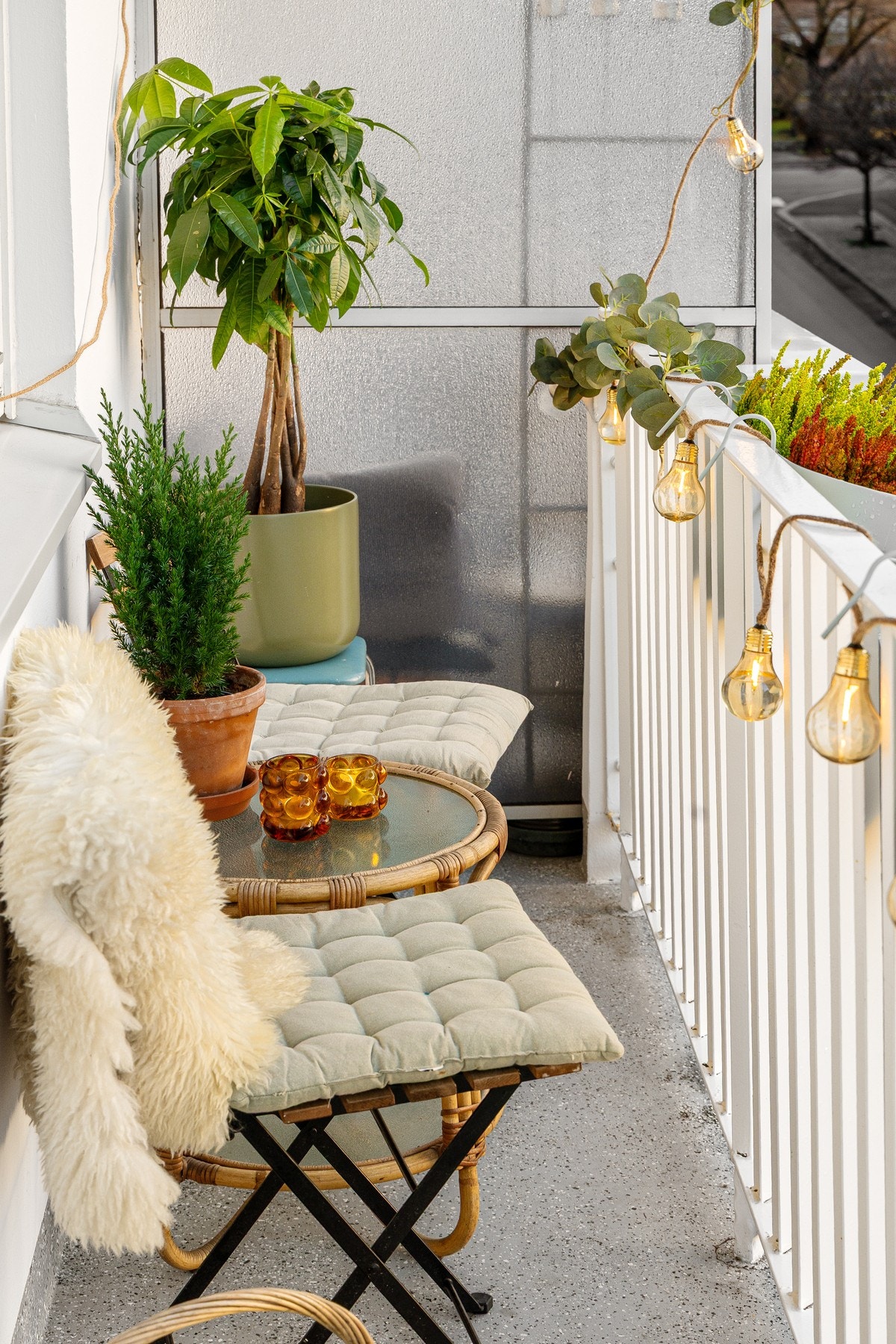 Balkongen vender mot øst og byr på gode solforhold på morgenen og formiddagen. Galleribilde