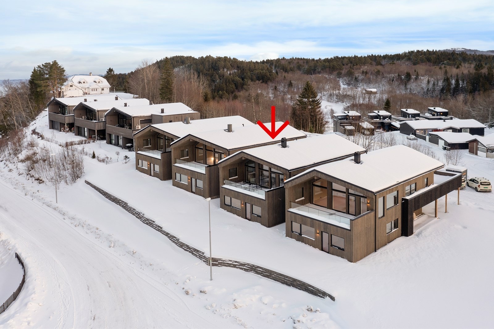 Splitter ny enebolig med herlig beliggenhet og gjennomgående pen standard! Galleribilde