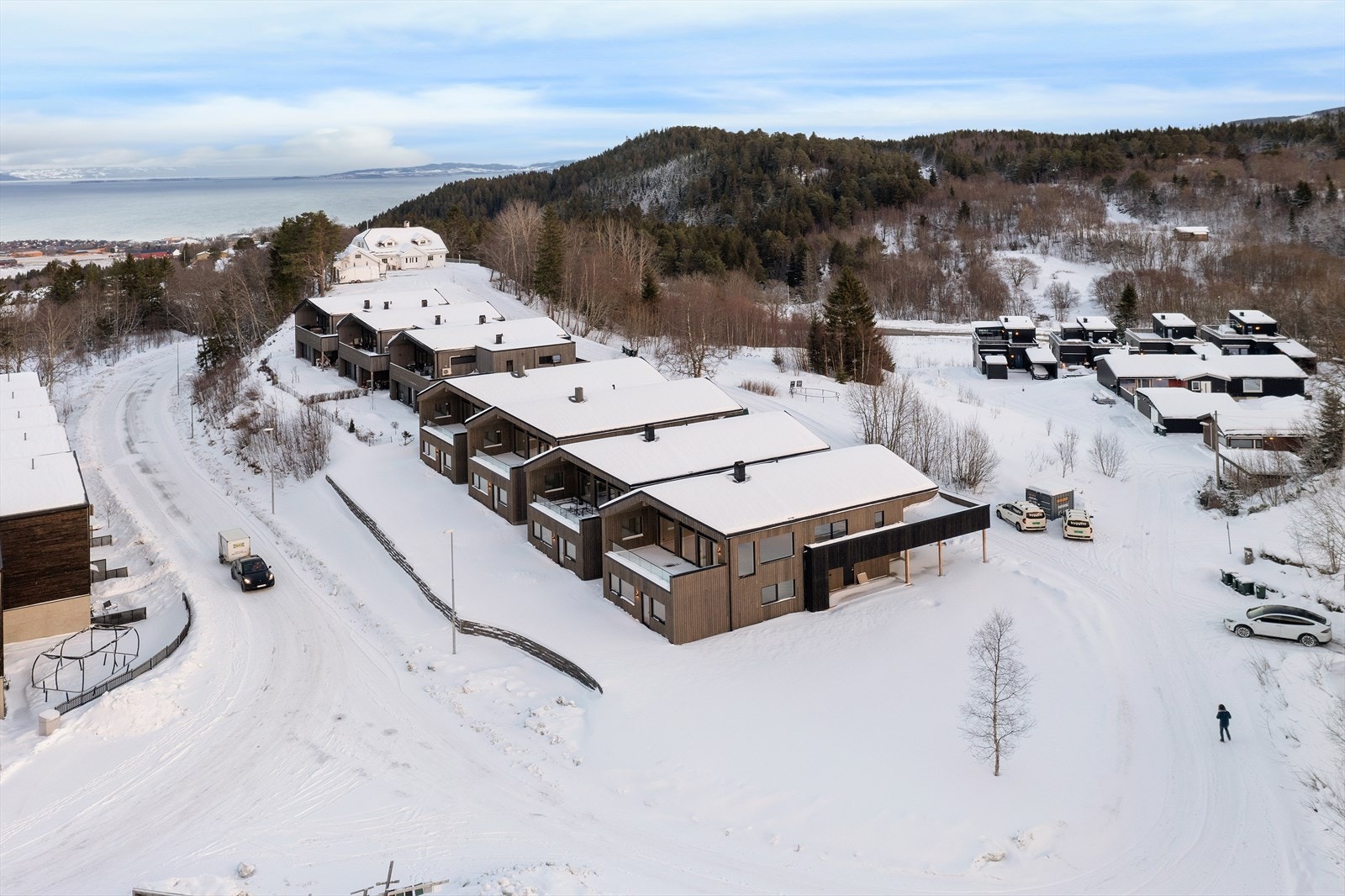 Kort vei til flotte turområder i Estenstadmarka både sommer som vinter. Boligene er også nært barnehage, skole og bussholdeplass Galleribilde