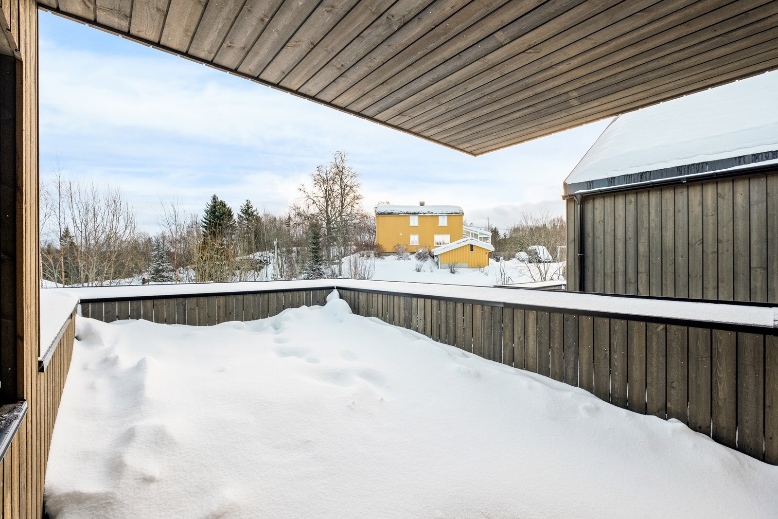 Andre balkongen ligger i tilknytning til både kjøkken og soverommet og er på 21m². Galleribilde