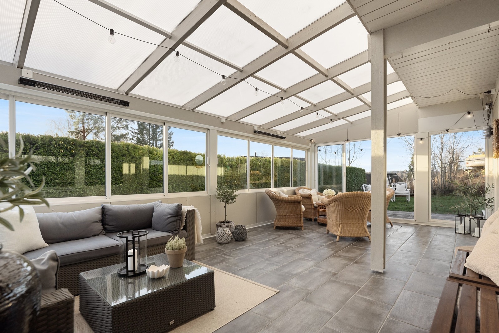 Utestuen gir en praktisk løsning for deg som ønsker ekstra oppholdsrom med nærhet til uteplassen. Galleribilde