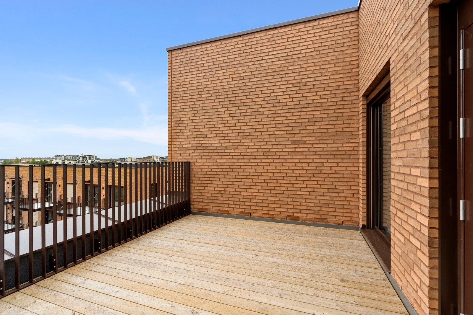 På takterrassen kan man nyte gode solforhold. Galleribilde