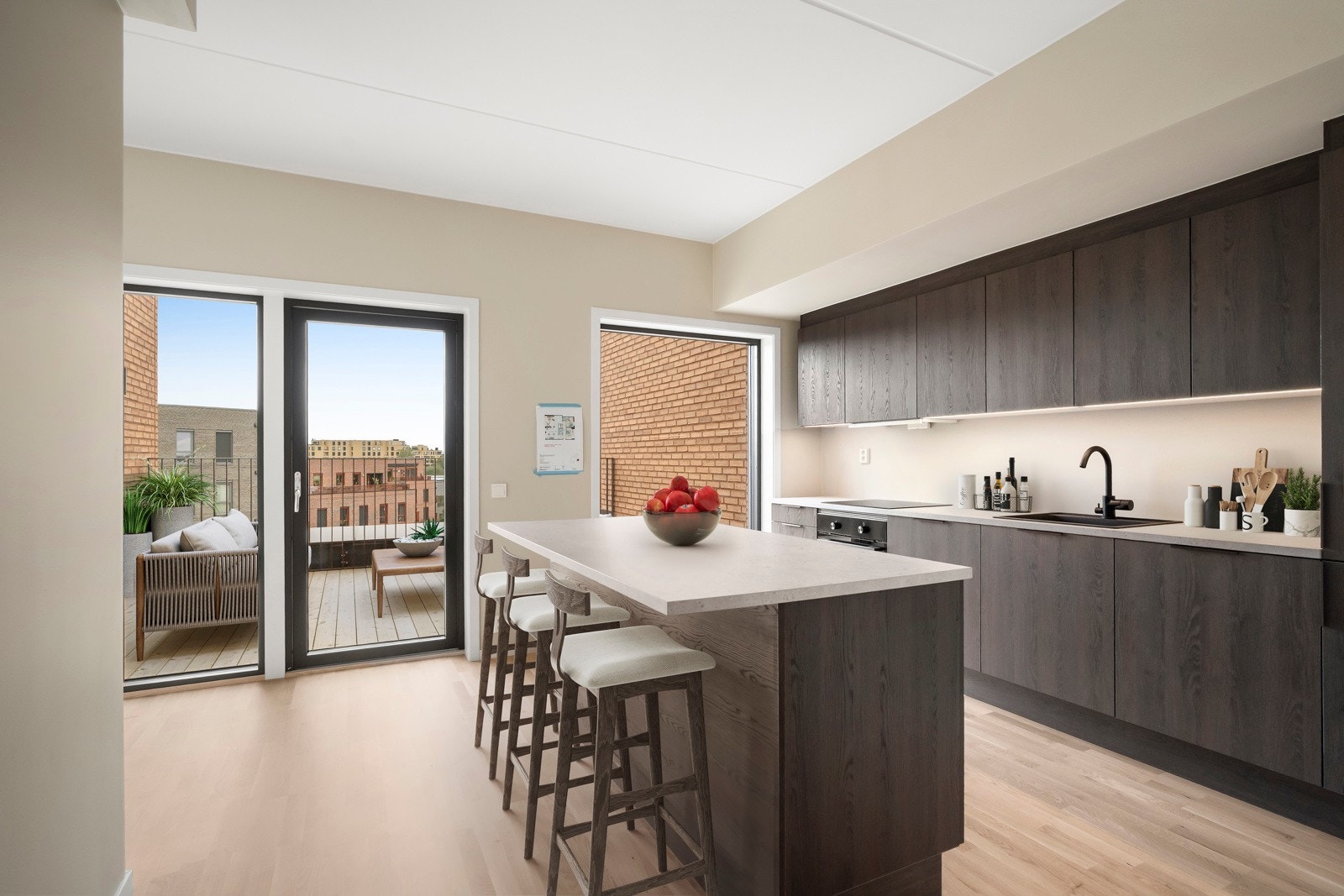 Påkostet kjøkken fra HTH av typen Mood, med integrerte hvitevarer og flott kjøkkenøy. NB! Bildet er kun digitalt illustrert med møbler og inventar. Galleribilde