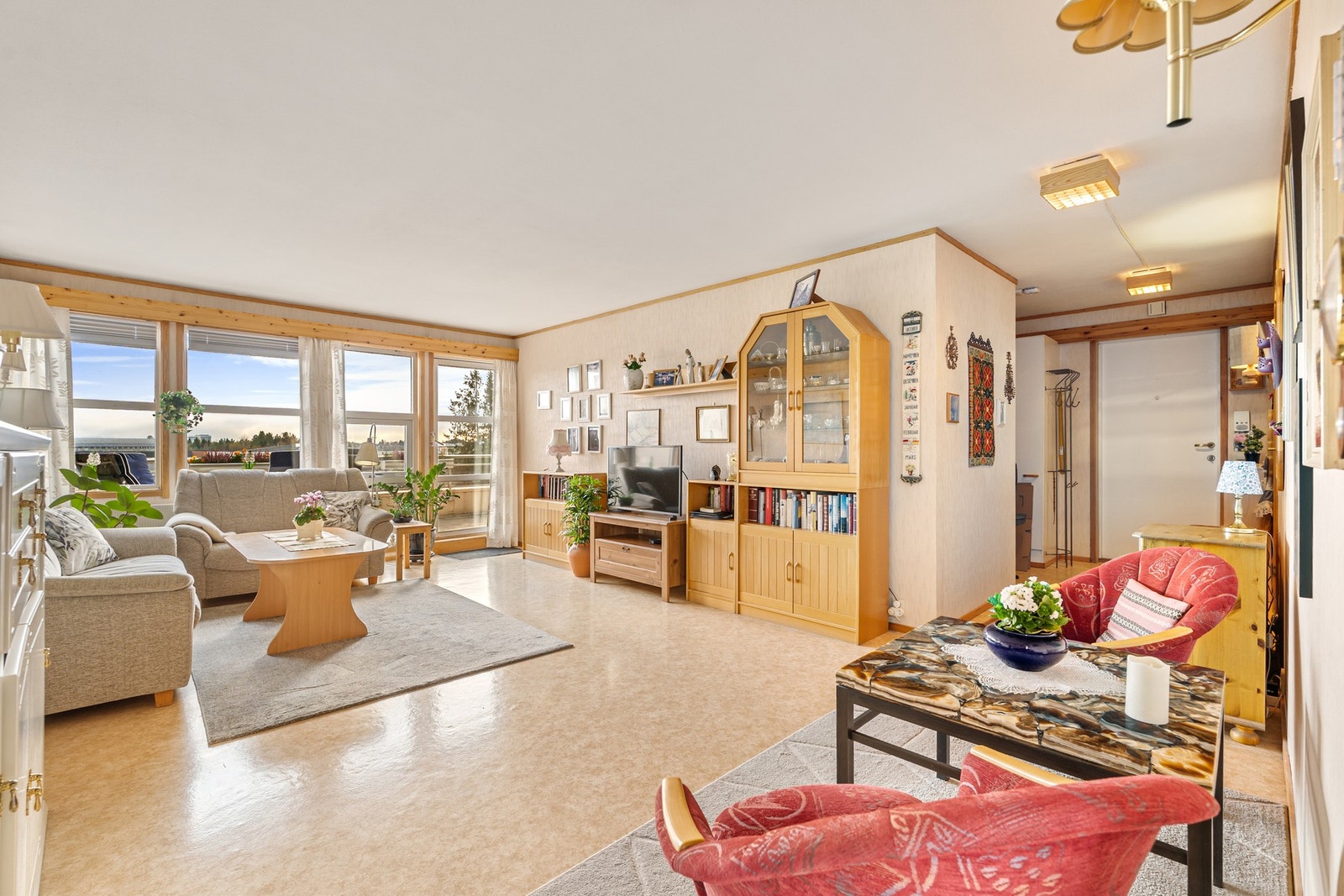 EiendomsMegler1 v/ Marthe Frantzen har gleden av å presentere Østre Rosten 29C! Foto: Krokstad & Nervik, (Ekaterina Krokstad) Galleribilde