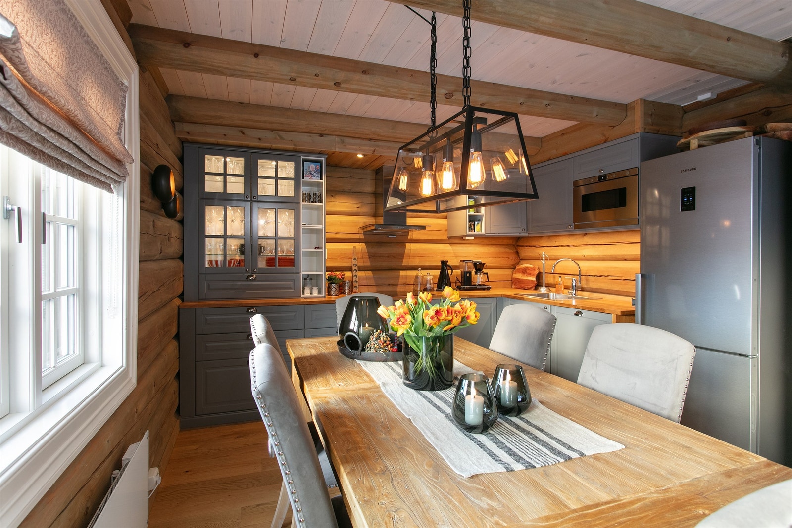 Spisestue og kjøkken Galleribilde