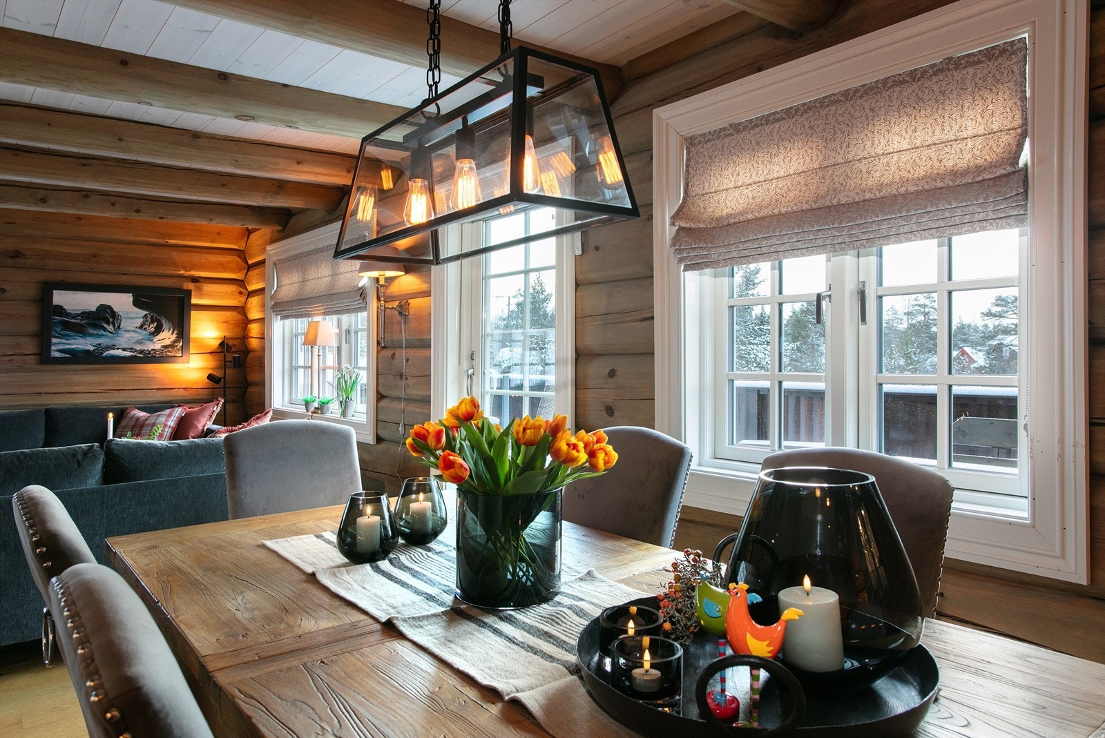 Det er utgang fra stue / kjøkken til stor terrasse Galleribilde