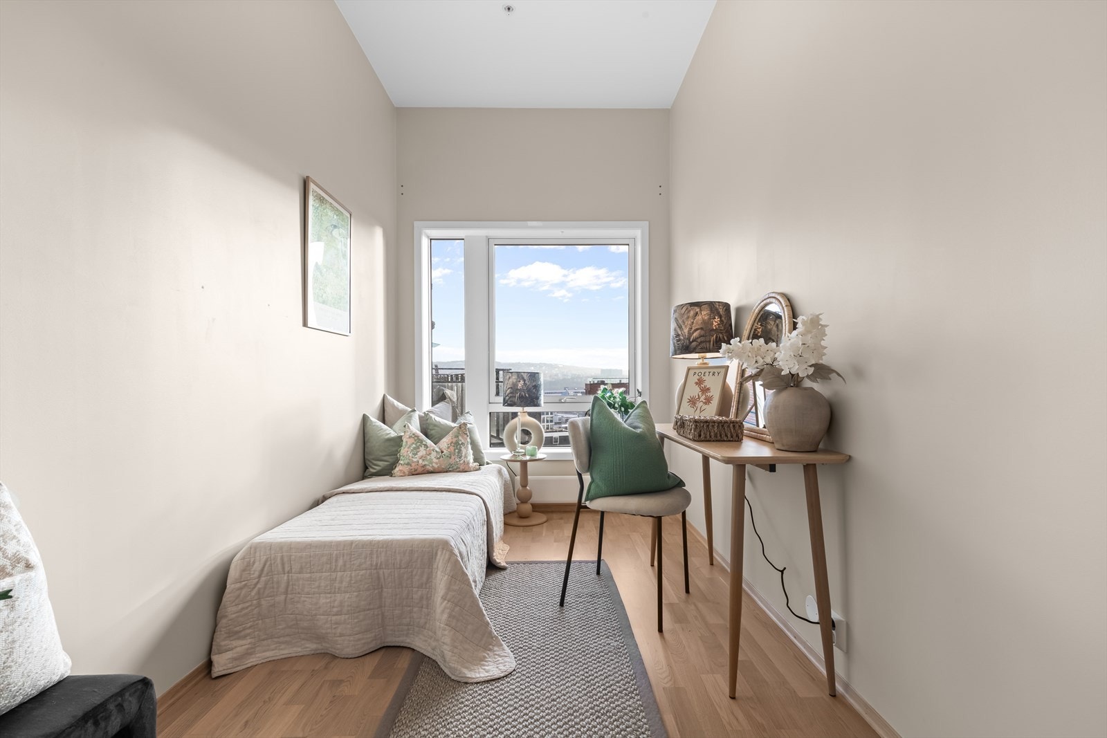 Et lyst og fleksibelt rom, enten du trenger barnerom, gjesterom eller kontor. Galleribilde