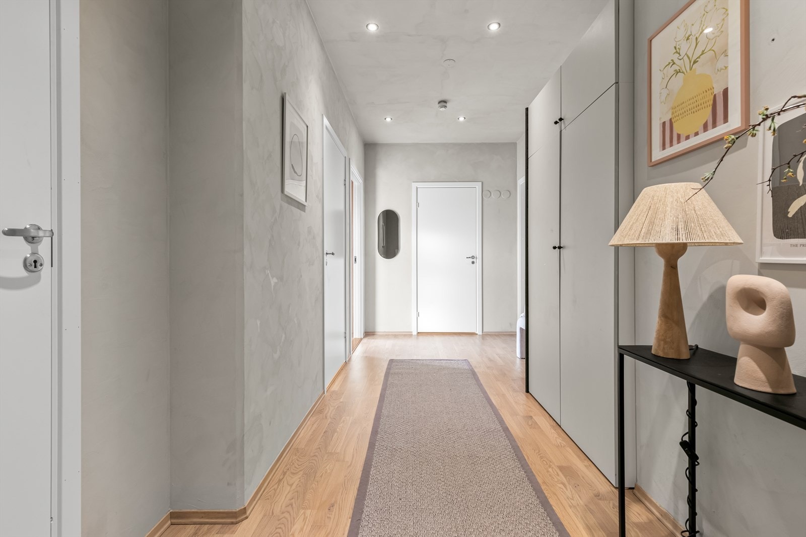 I tillegg til gode oppbevaringsmuligheter i leiligheten disponerer boligen en kjellerbod på ca. 5 m². Galleribilde