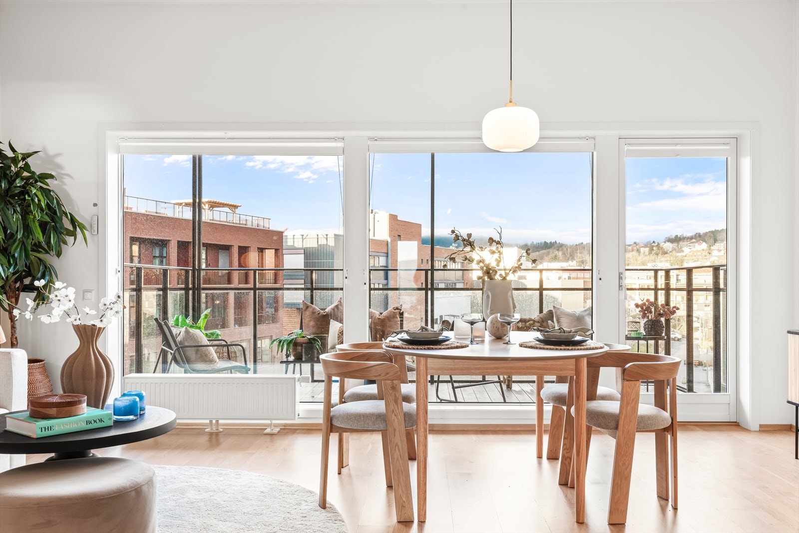 Anders Andersen v/ Nordvik Torshov ønsker velkommen til Midtveien 65! (Foto: Ohshots) Galleribilde