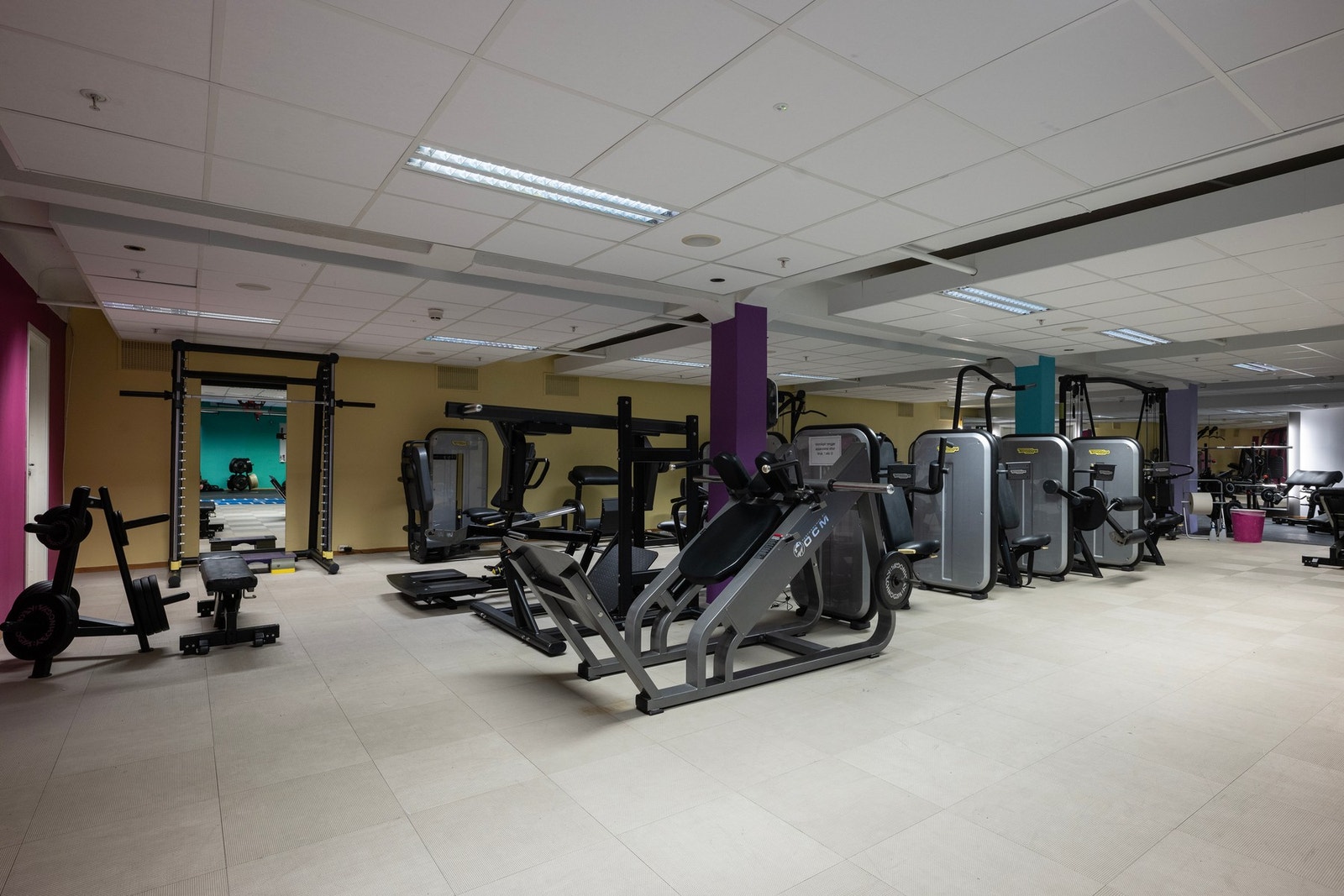 Det er direkte heisadkomst helsestudioet Muskelklinikken, åpent hver dag fra kl. 06.00 til 23.30 året rundt. Galleribilde