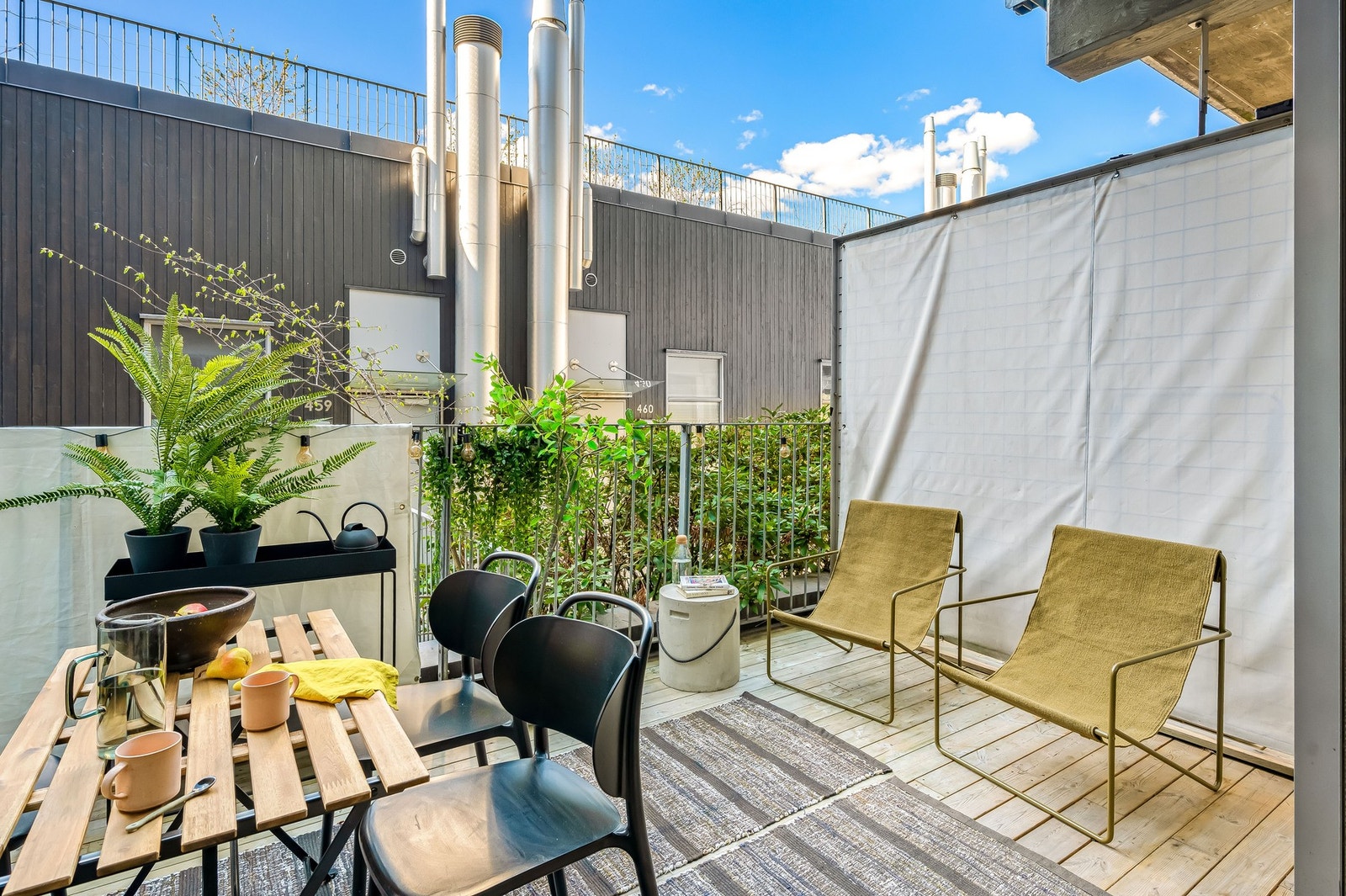 Her kan du nyte ettermiddagssol fra ca. kl. 17 fra og med april. Galleribilde