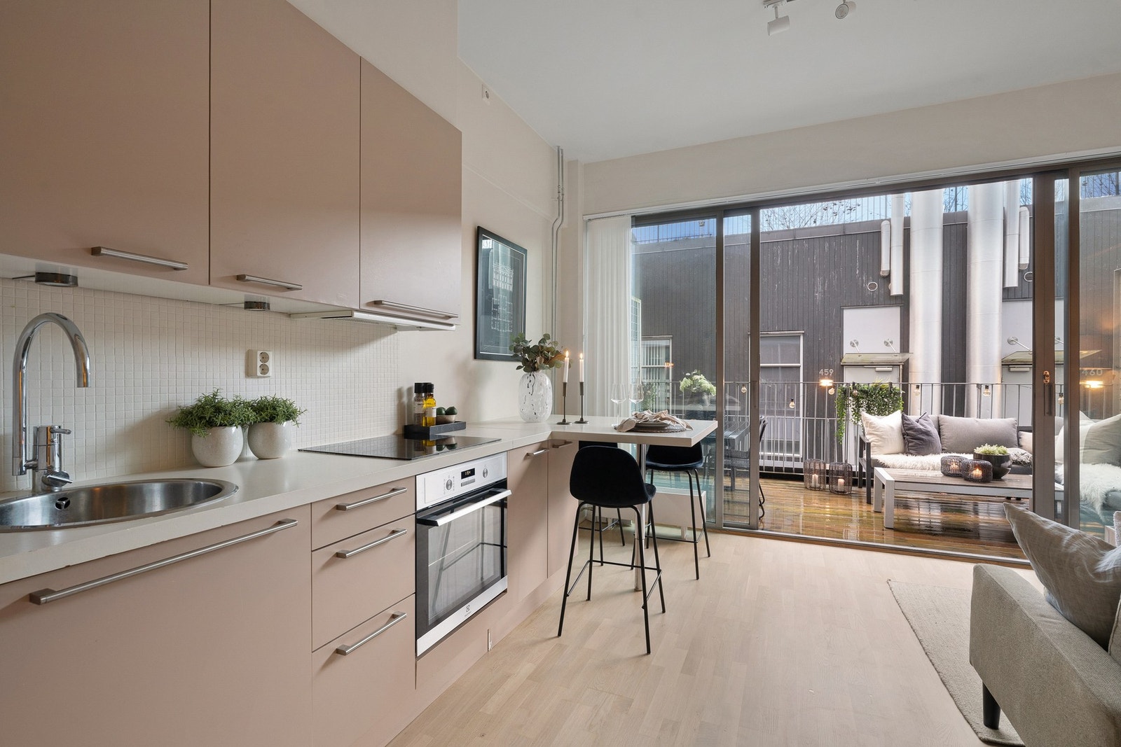 I 2006 ble det historiske bygget totalrenovert og omgjort til attraktive og moderne leiligheter. Galleribilde