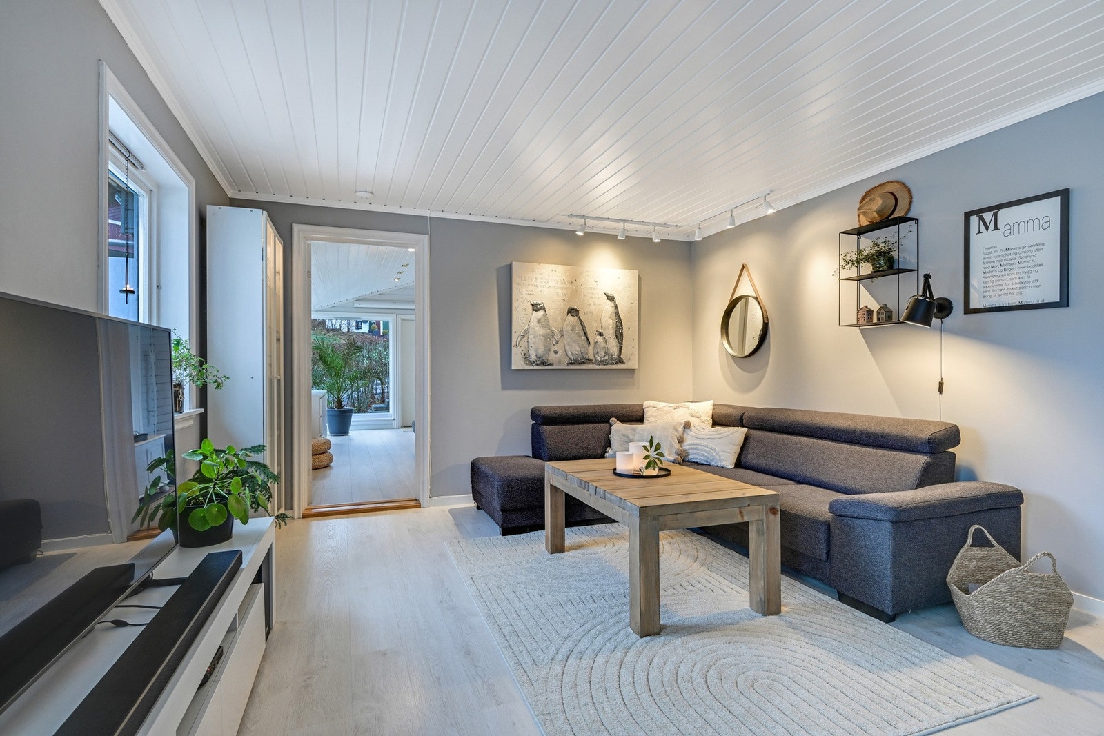 Fine overflater igjennom hele stuen Galleribilde