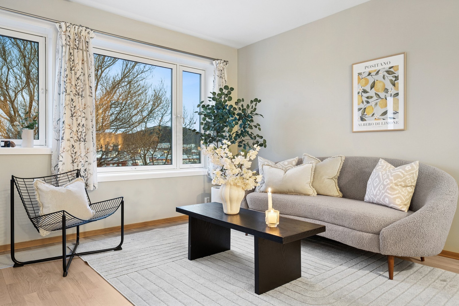 Ny parkett ble lagt i hele leiligheten i 2022. Galleribilde