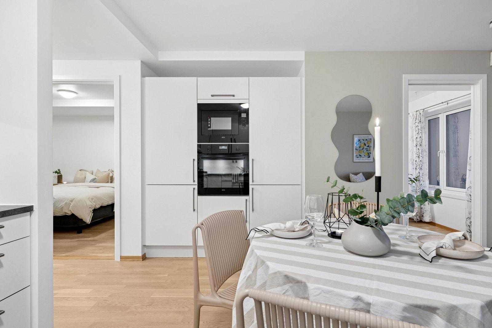 Integrert micro og stekeovn ble byttet i 2024. Galleribilde