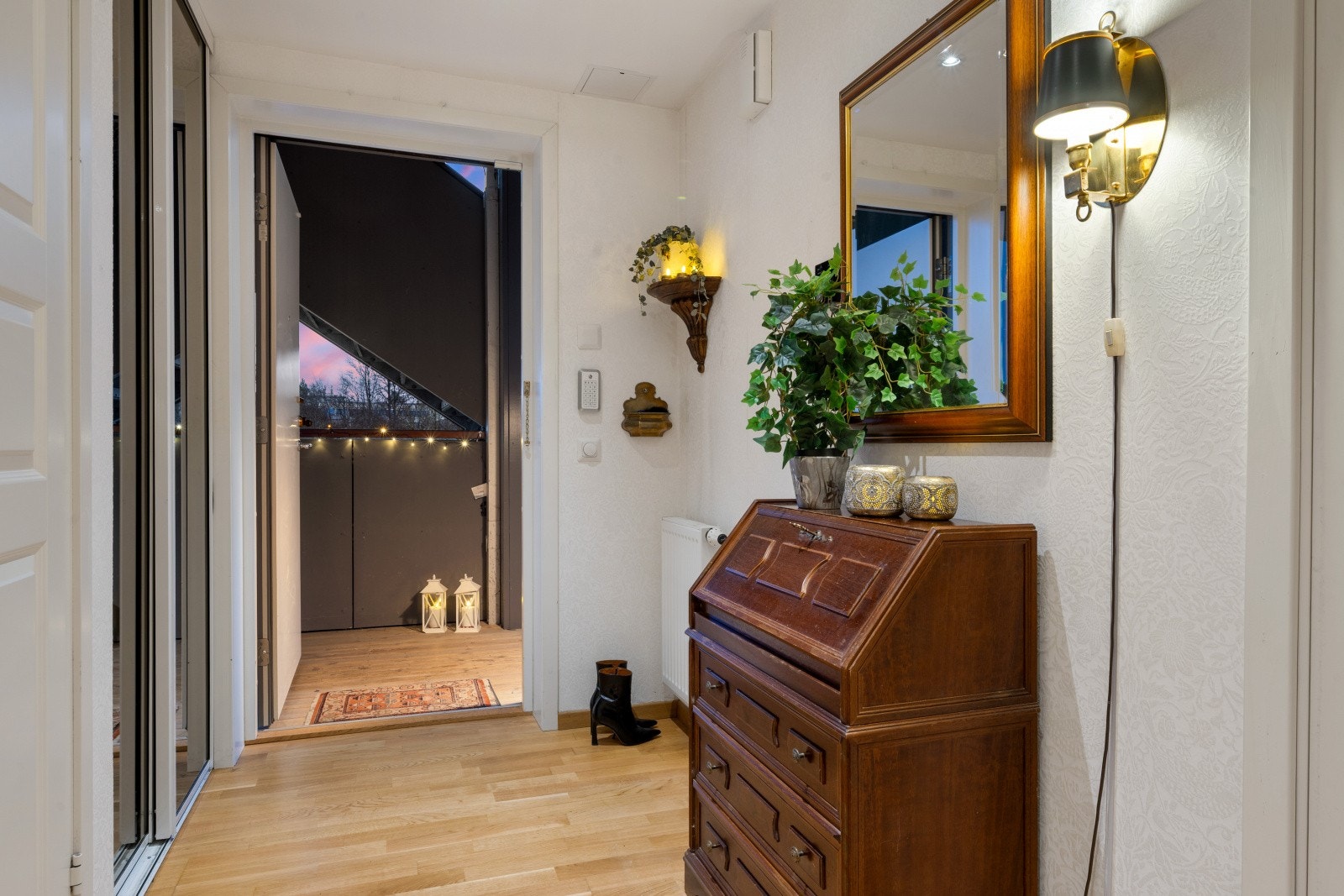 Leiligheten har adkomst via felles svalgang. Galleribilde