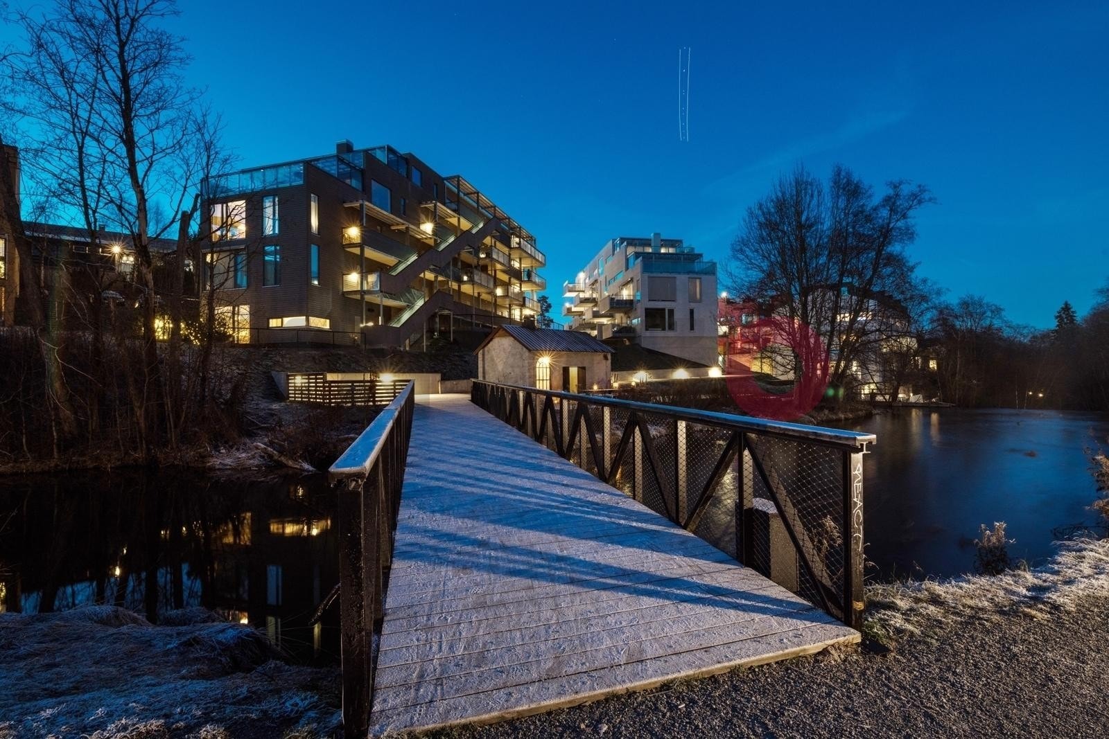 Sameiet har idyllisk beliggenhet langs Sagelva med frodige omgivelser. Galleribilde