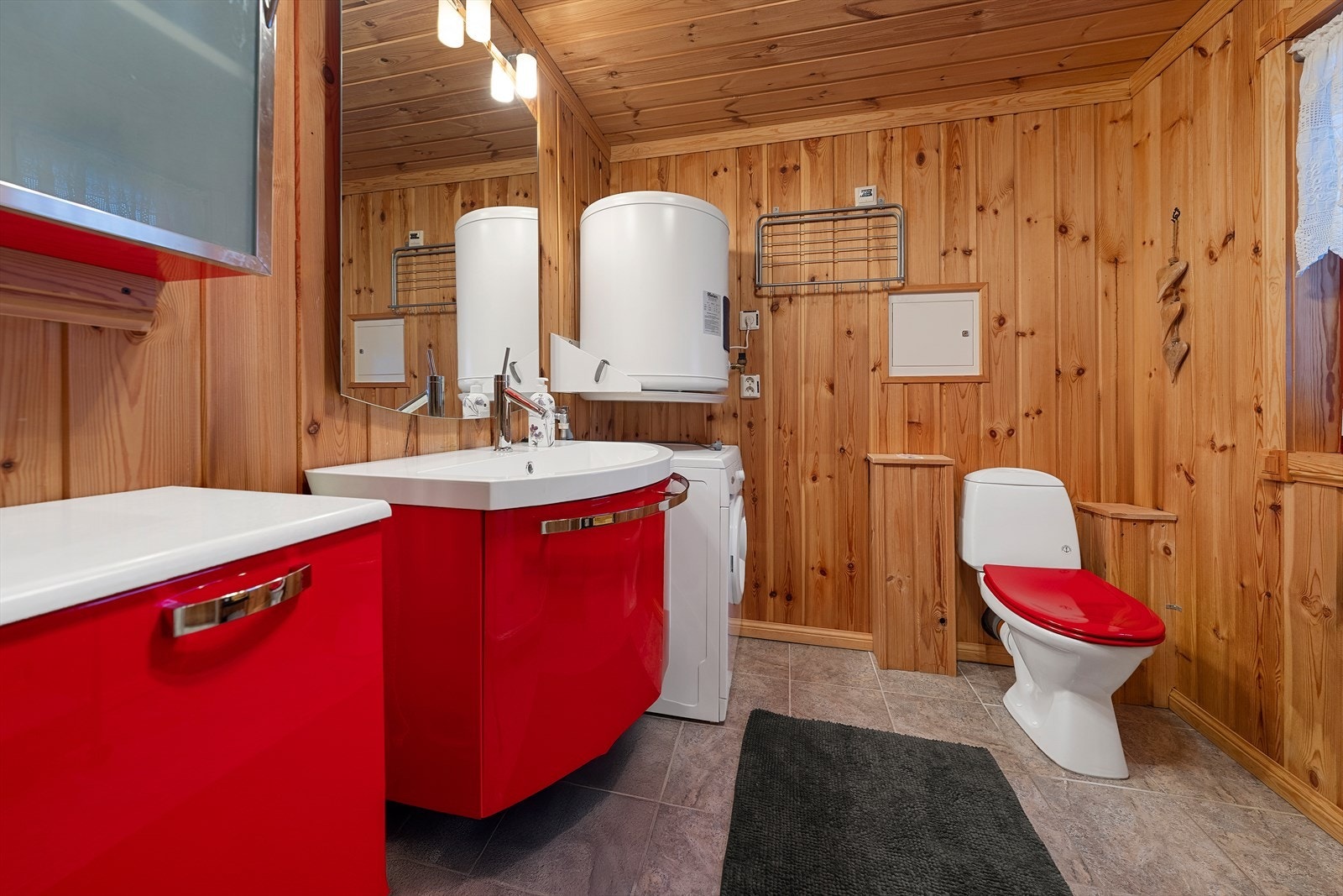 Bad/vaskerom med gulvvarme Galleribilde