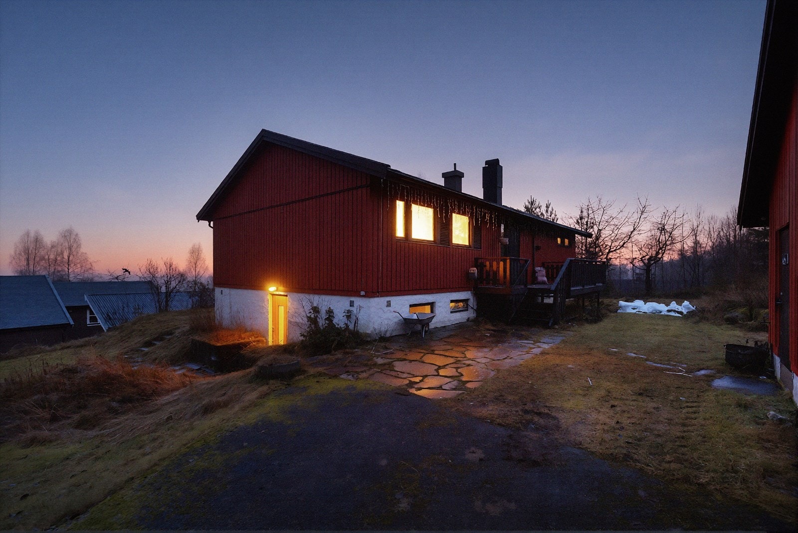 Kveldsstemning i Lauvkasinvegen 12 Galleribilde