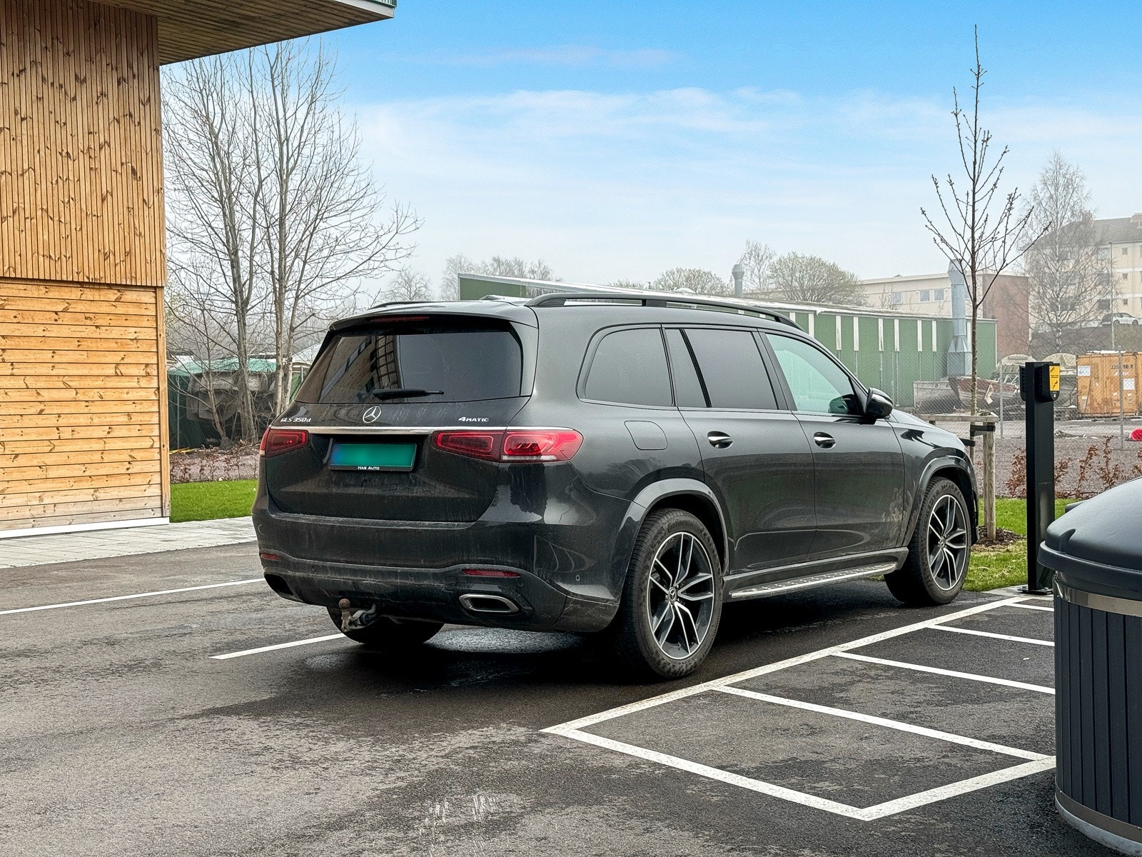 Til leiligheten medfølger egen parkeringsplass. Galleribilde