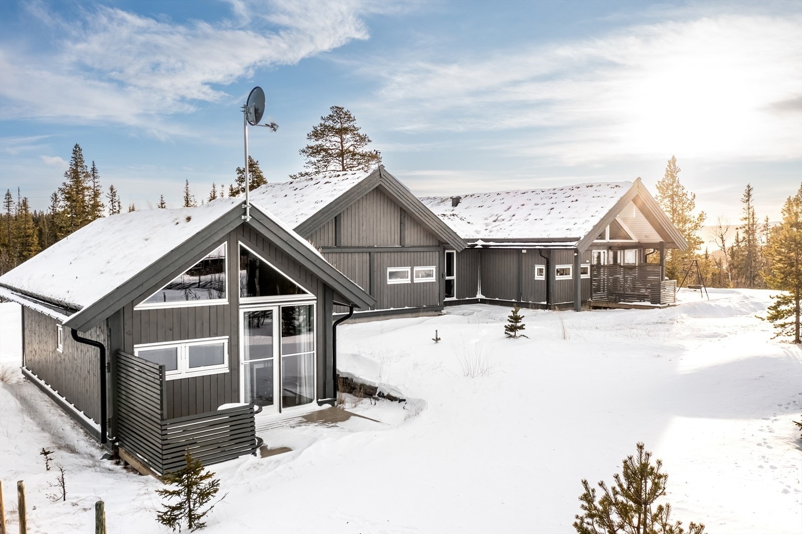 Fasade hytte og anneks. Galleribilde