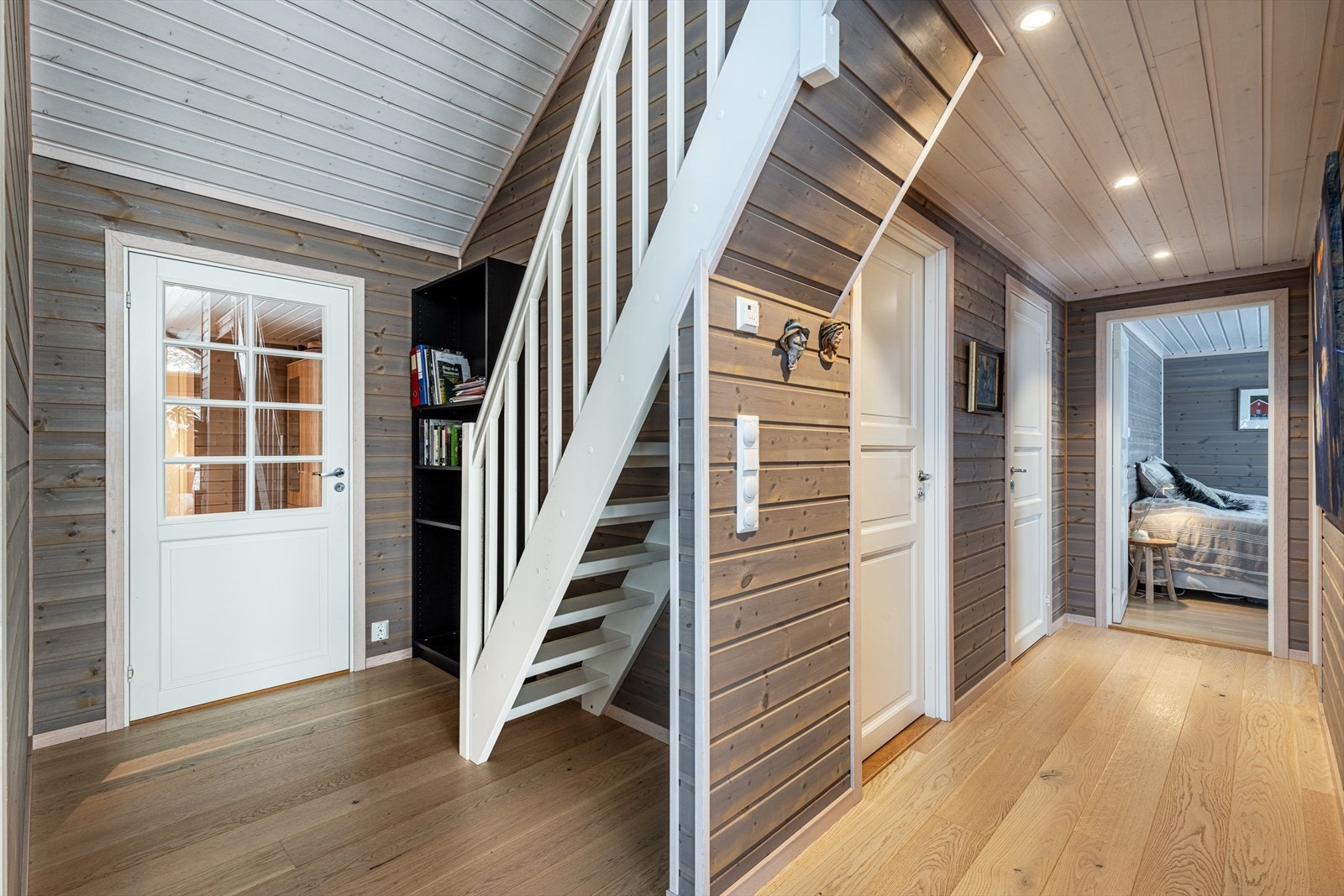 Trapp opp til hems. Galleribilde