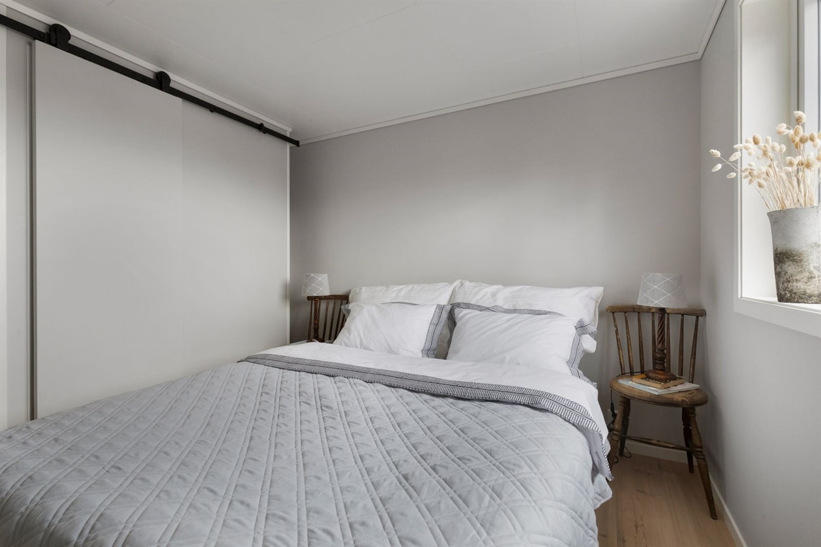 Hovedsoverom med garderobe Galleribilde