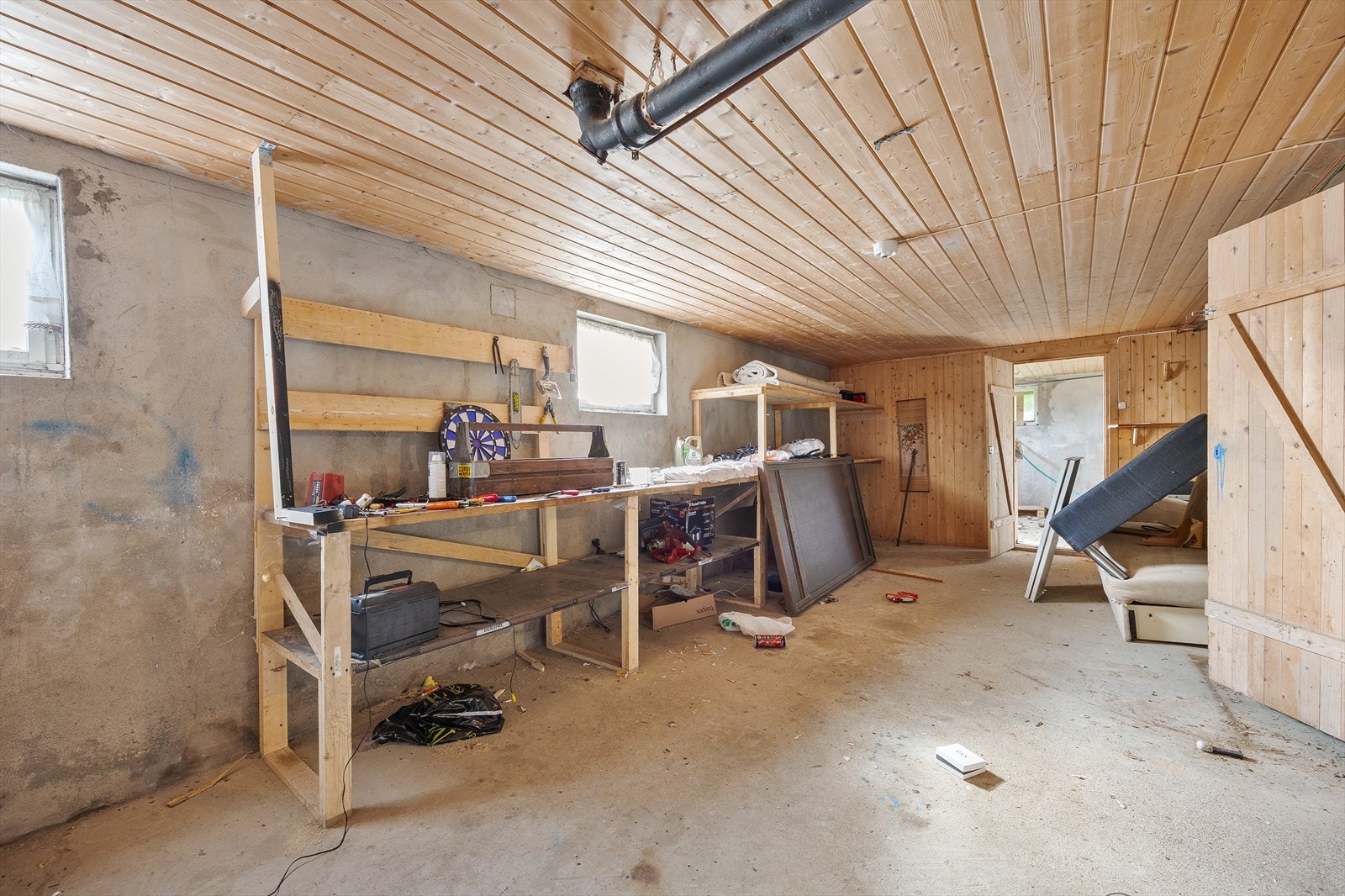 Kjelleren byr på flere, store rom med muligheter. Galleribilde