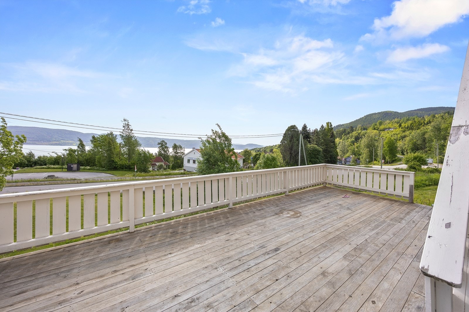 Terrassen er på hele 50 kvm Galleribilde