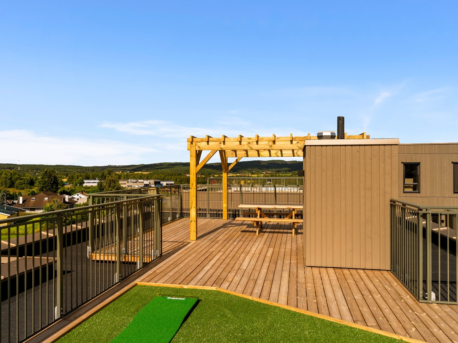 To store, felles takterrasser i sameiet. Galleribilde