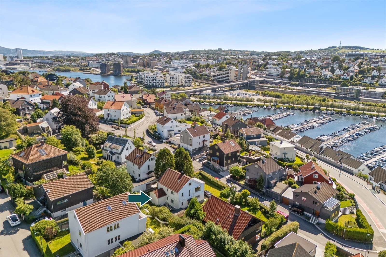 Her ligger alt til rette for en behagelig og praktisk hverdag, med kort vei til det meste man trenger. Galleribilde