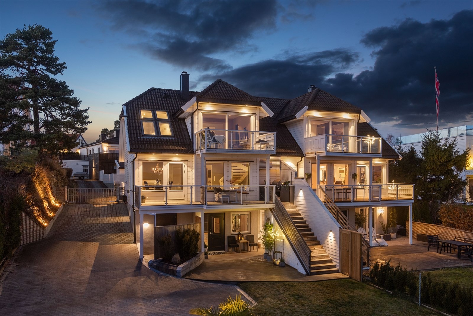 Velkommen til Haldenveien 80 - halvpart av tomannsbolig med spesielt fin beliggenhet. Galleribilde