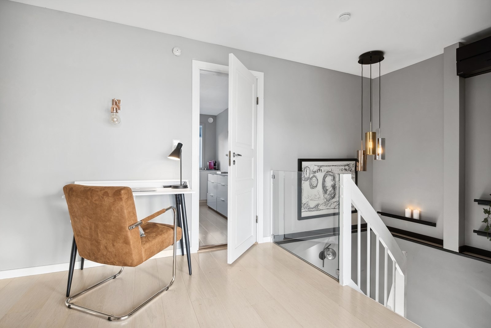 Trappeløp til 2.etasje. Galleribilde