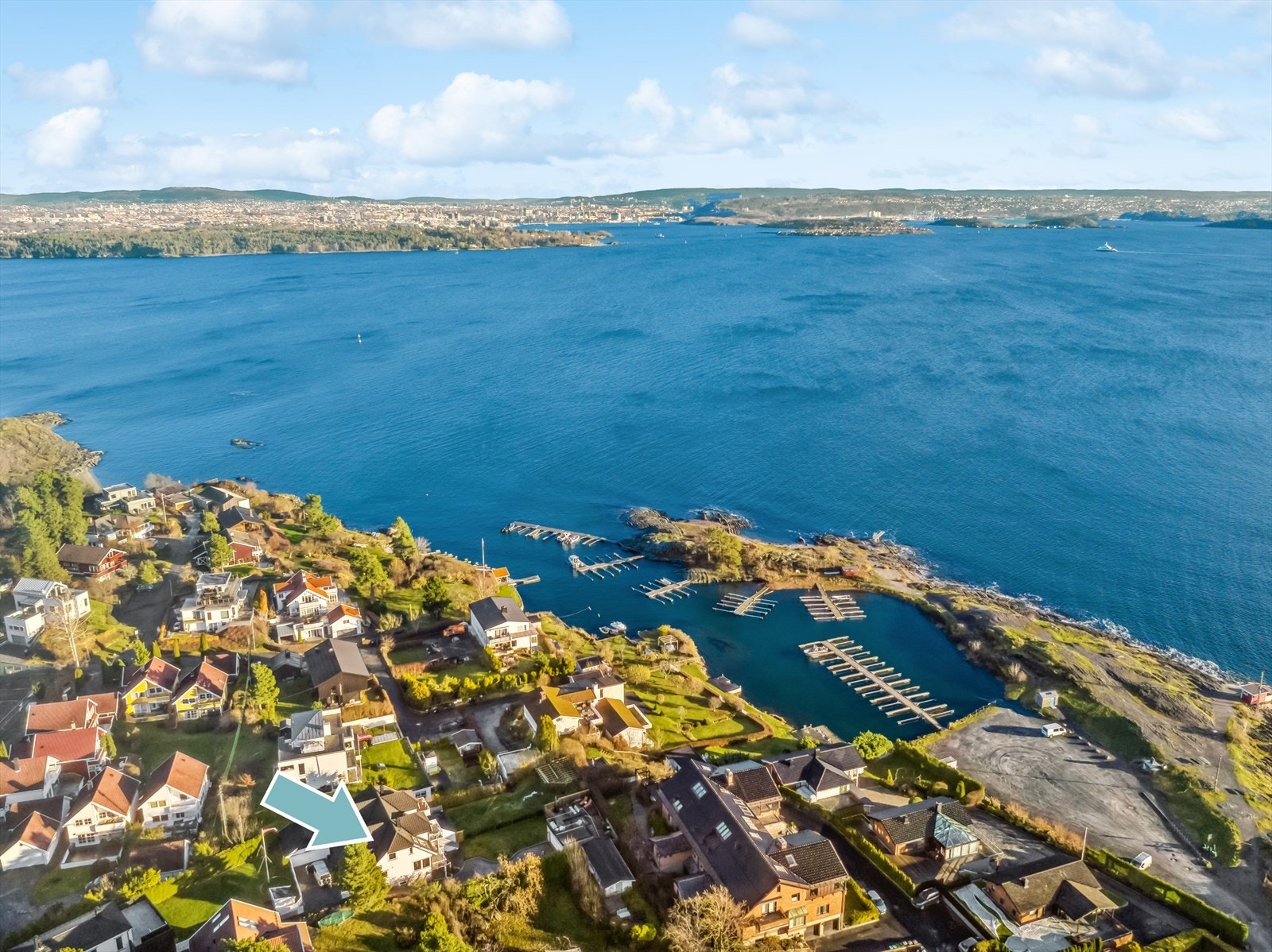 Strøken bolig i et av de mest attraktive områdene ved Halden Brygge på Snarøya. Galleribilde