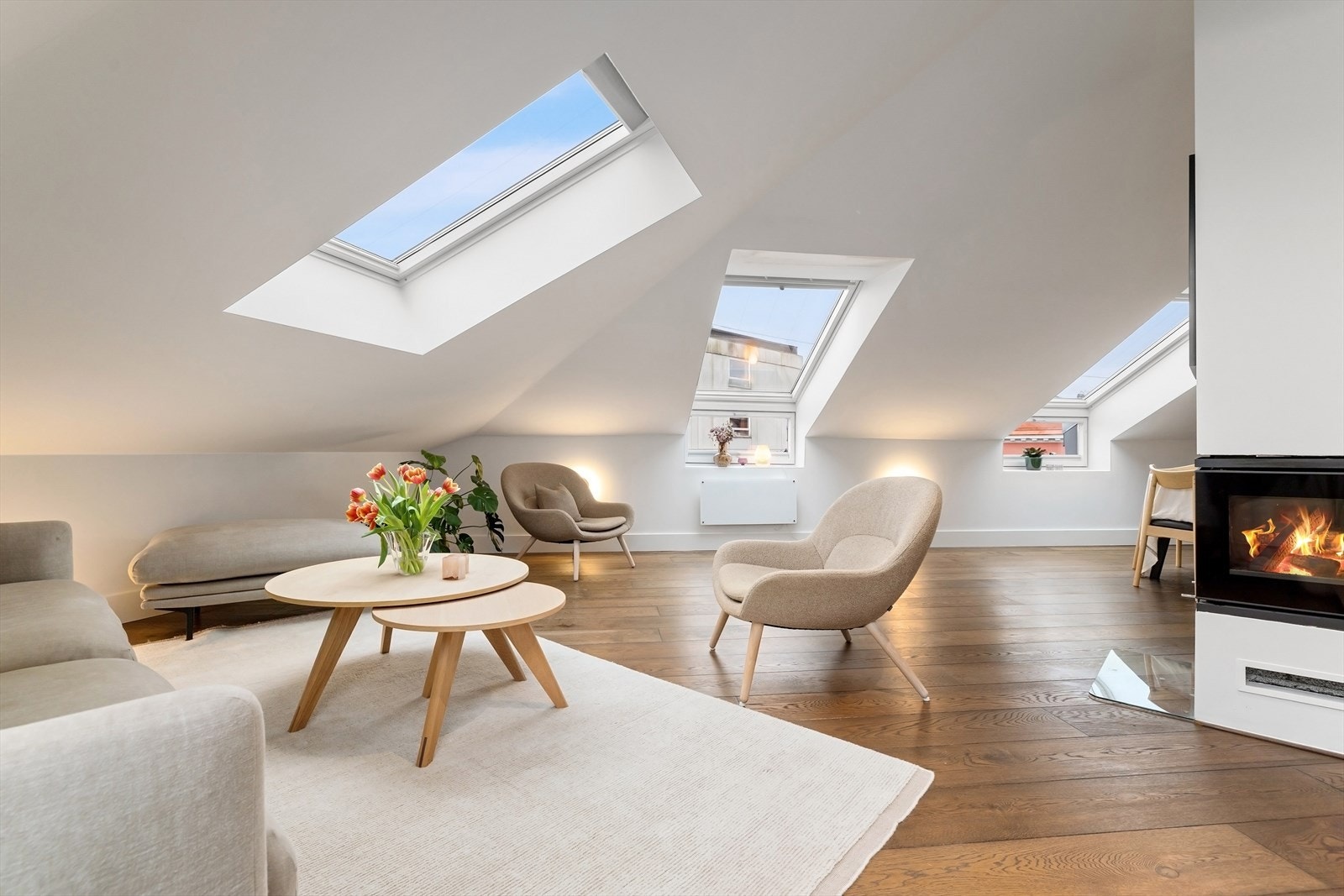 Generøs takhøyde på ca 3,55m (høyeste punkt) Galleribilde