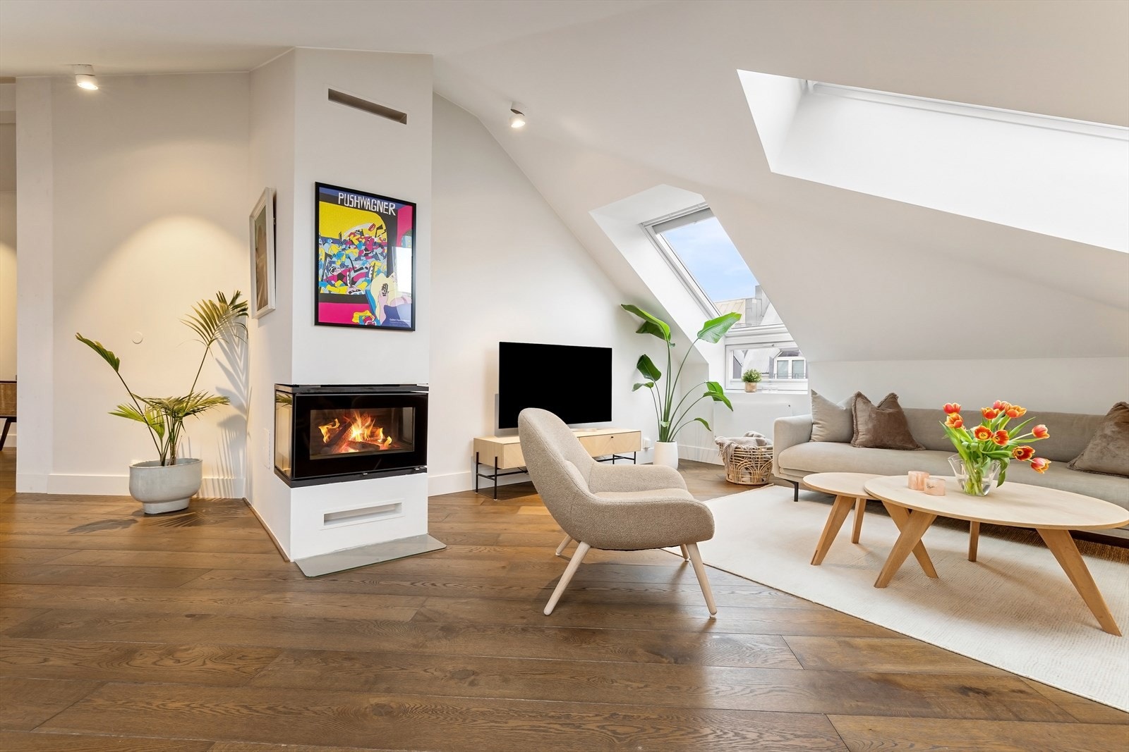 Usjenert og påkostet 3-roms topp/-hjørneleilighet med heis og etterspurt beliggenhet på Majorstuen Galleribilde