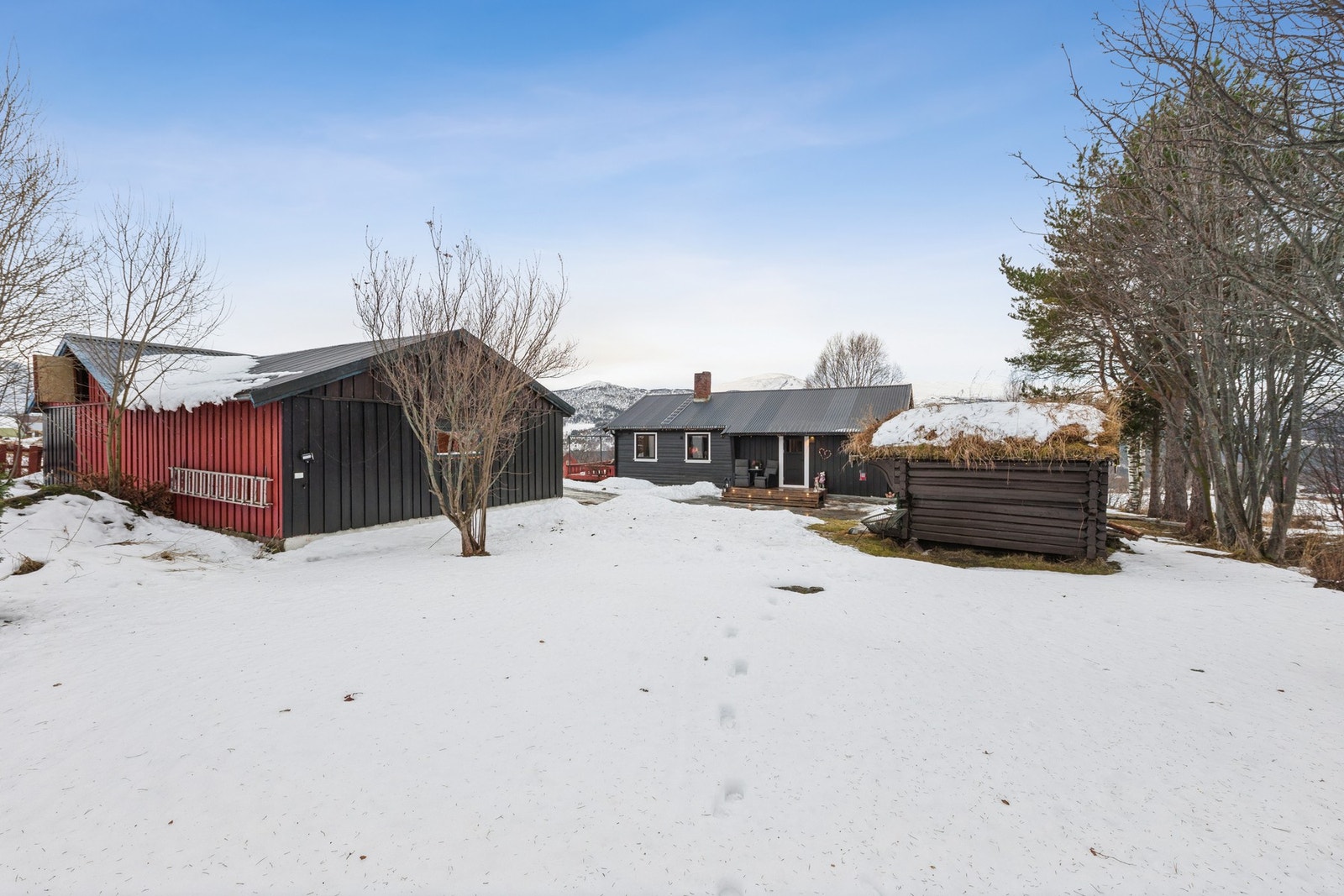 Her bor du med kort avstand til skole, barnehage, dagligvarehandel, kollektivtransport og Oppdal sentrum, samtidig som flotte tur- og friluftsområder er lett tilgjengelig. Galleribilde