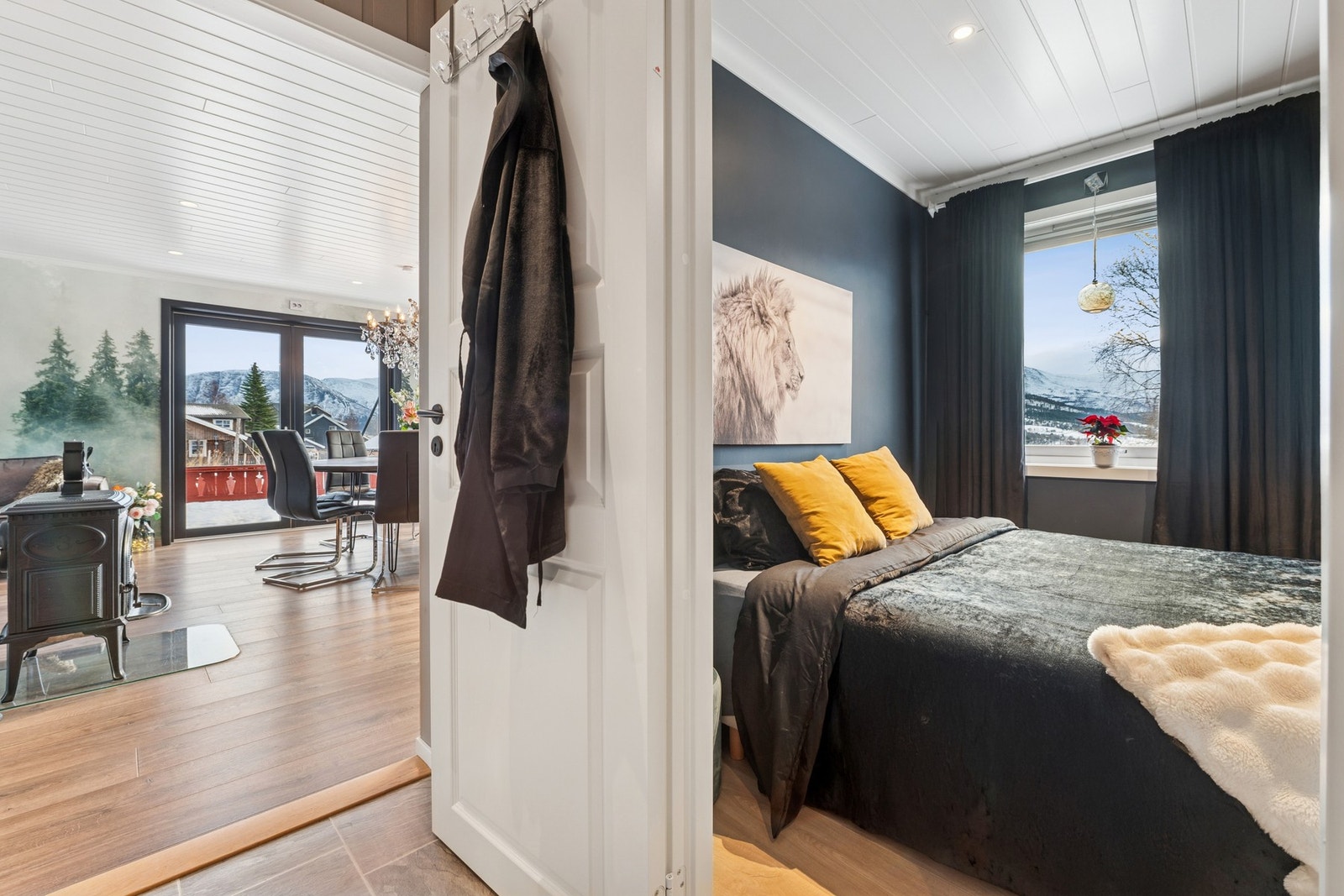 Soverom 2 på 6 m² er nylig etablert og var tidligere en del av stuen. Galleribilde