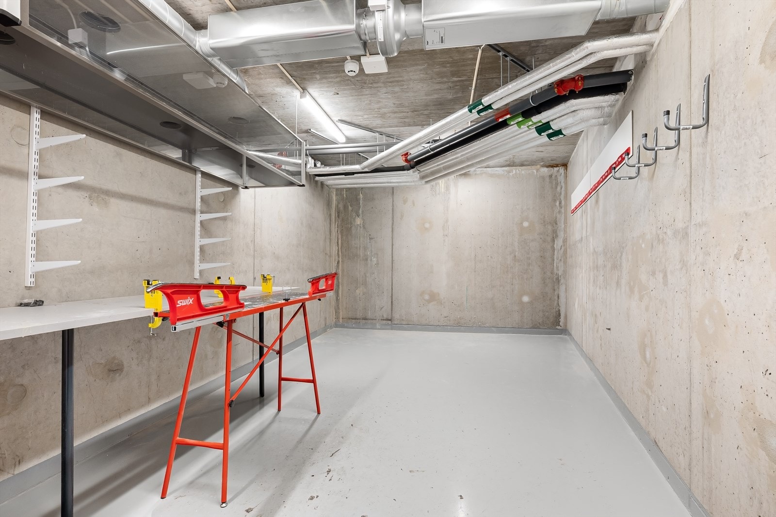 Fin felles smørebod i kjeller Galleribilde