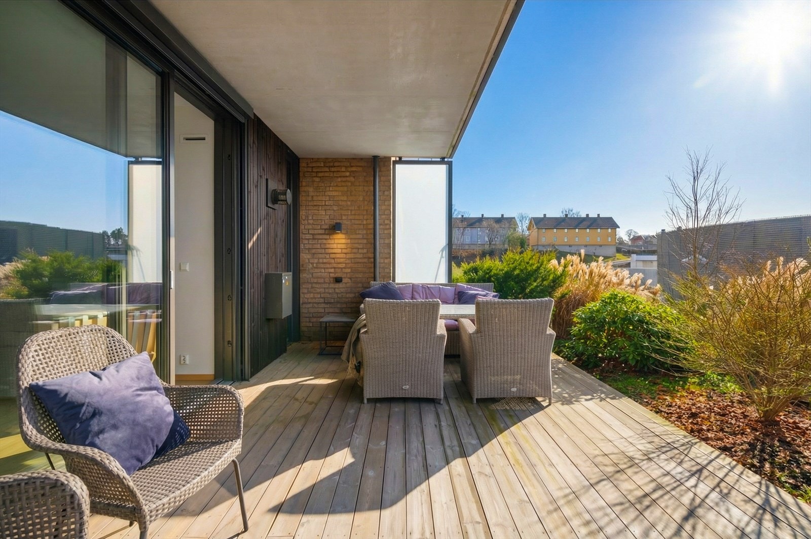 Mot syd-/øst hvor solen kommer på formiddagen. Galleribilde