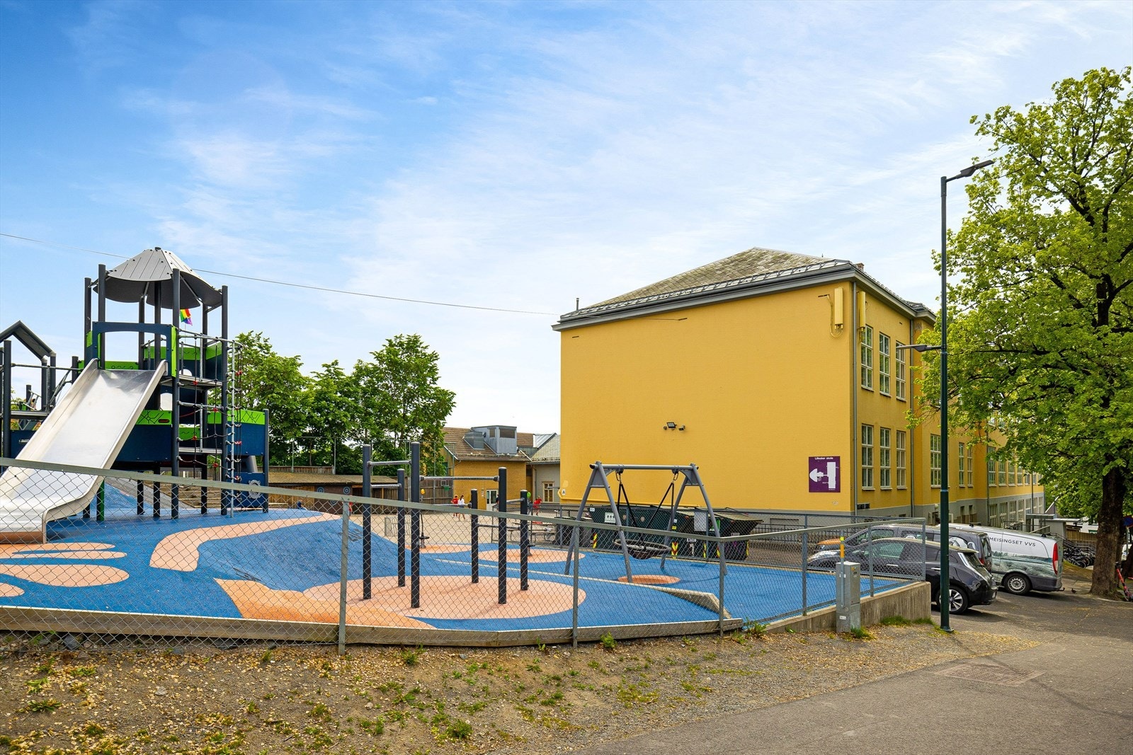 Lilleaker skole med kort gangavstand fra boligen Galleribilde