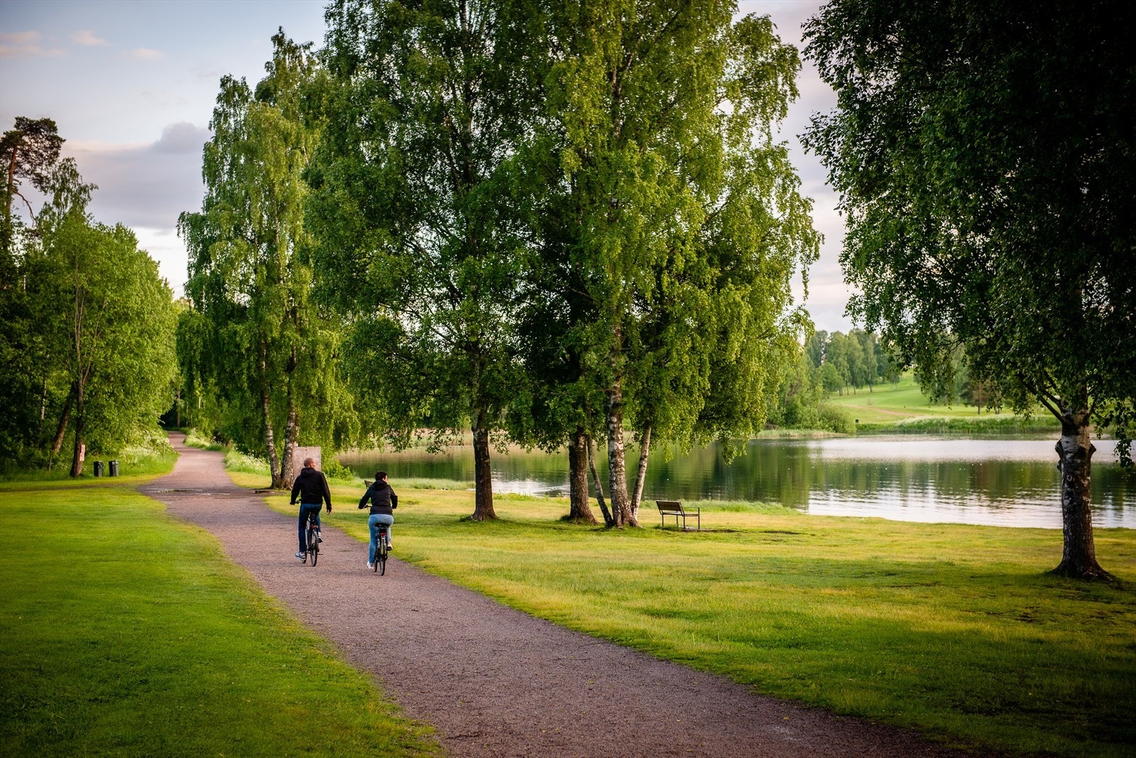 Kort vei til Bogstadvannet med mulighet for bading om sommeren og ski/skøyter om vinteren Galleribilde
