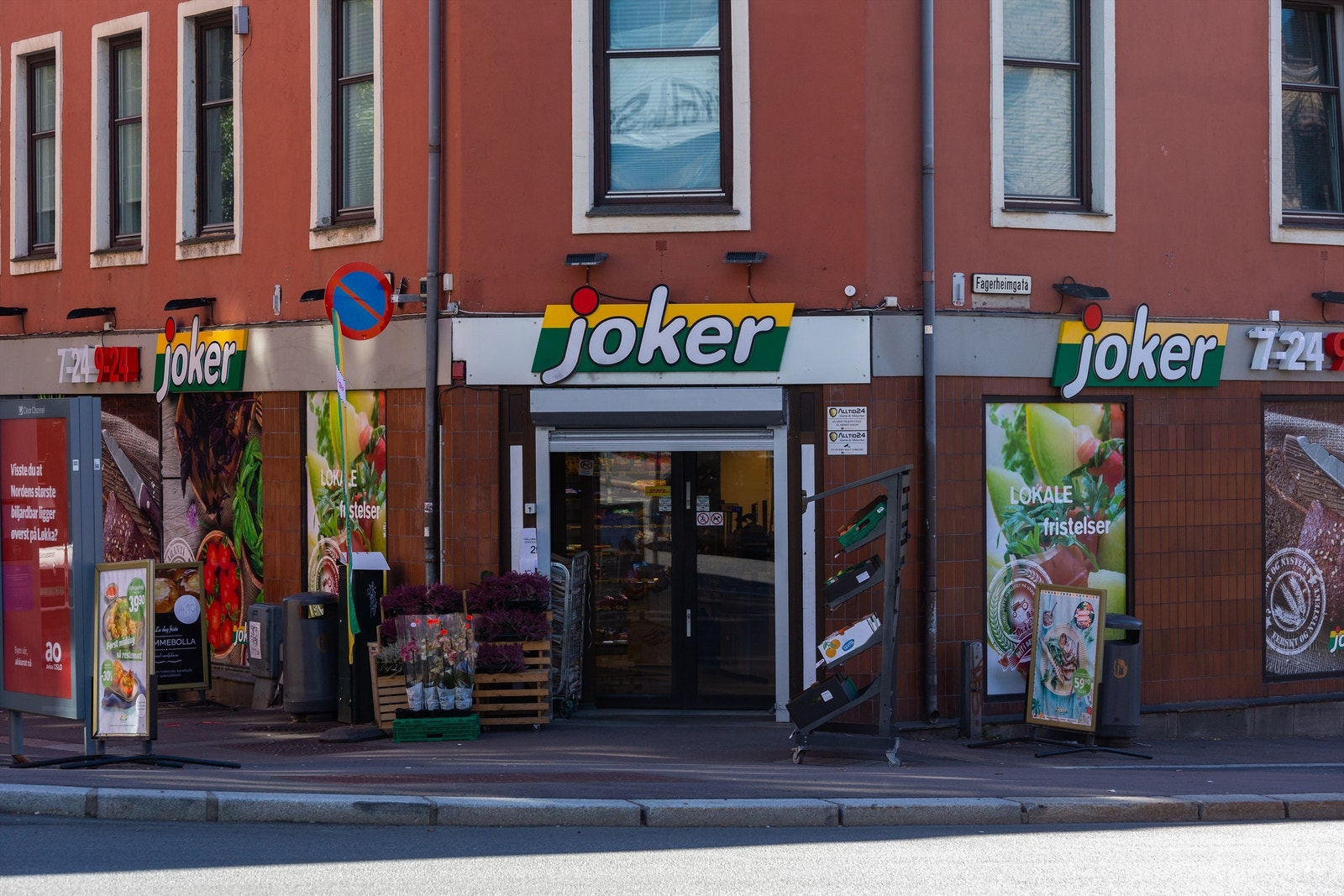 Joker Dælenenggata er søndagsåpen og stenger klokken 0000 hver dag. Galleribilde