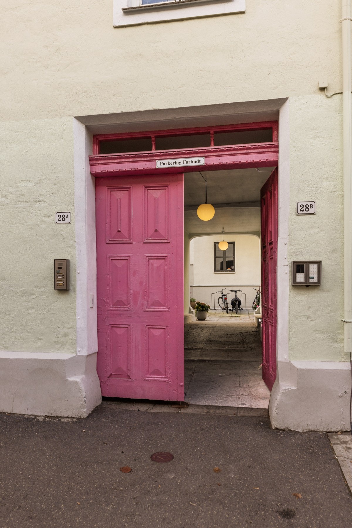 Boligen ligger svært ettertraktet til midt på Grünerløkka. Galleribilde