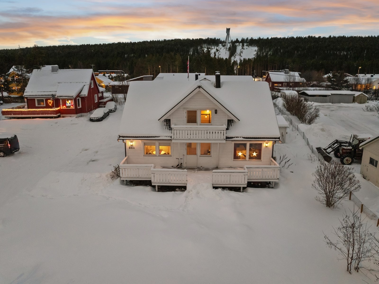 Boligen har nærhet til flotte turområder. Galleribilde