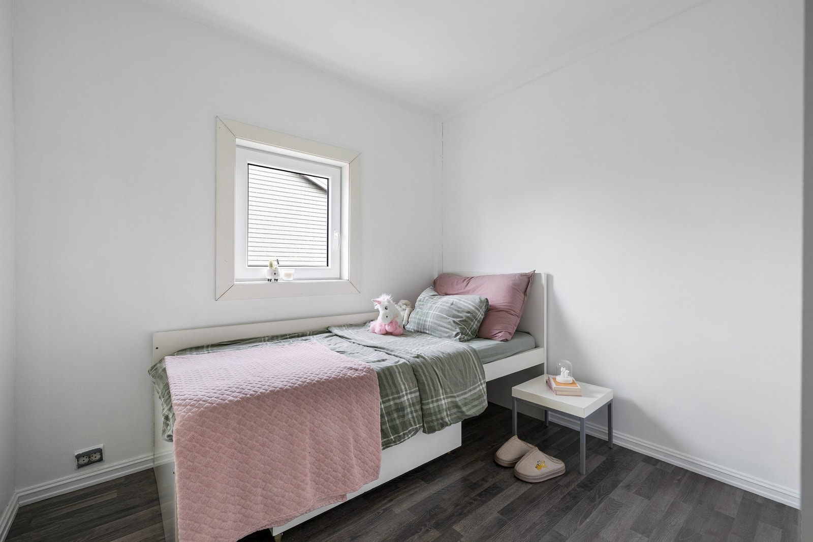 Bod innredet til soverom - ikke bruksendret og ikke godkjent for varig opphold Galleribilde