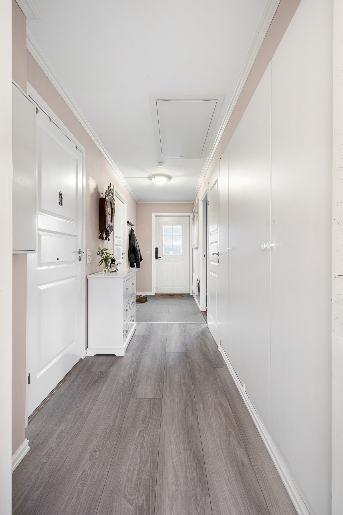 Det er også et tilhørende loft Galleribilde