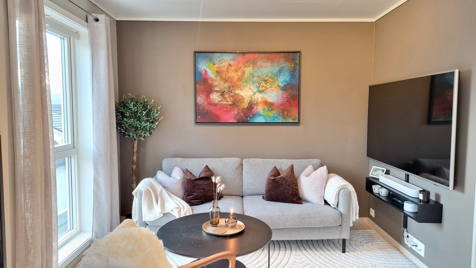 Hovedetasje - åpen stue/kjøkken Galleribilde