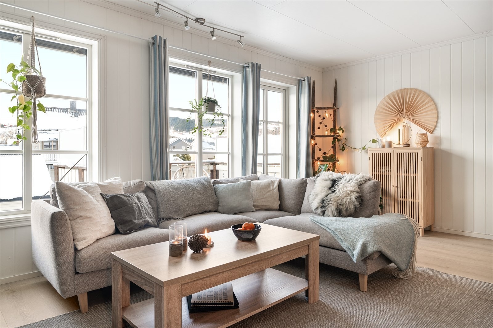 Stuen gir en naturlig samlingsplass for både hverdag og fest Galleribilde